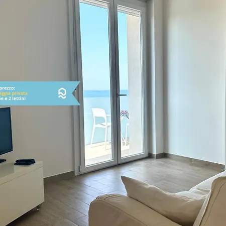 M413 - Marcelli, Quadrilocale Fronte Mare Con Vista E Privata * Marcelli