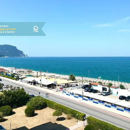 M413 - Marcelli, Quadrilocale Fronte Mare Con Vista E Privata Lejlighed *