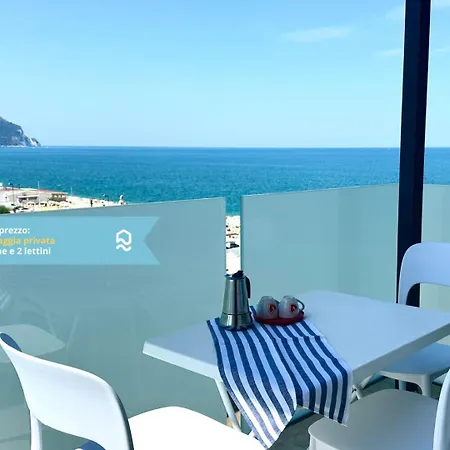 M413 - Marcelli, Quadrilocale Fronte Mare Con Vista E Privata * Marcelli